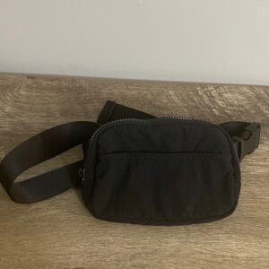 B&G black belt bag waist pack